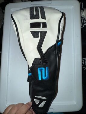 TaylorMade golf head cover